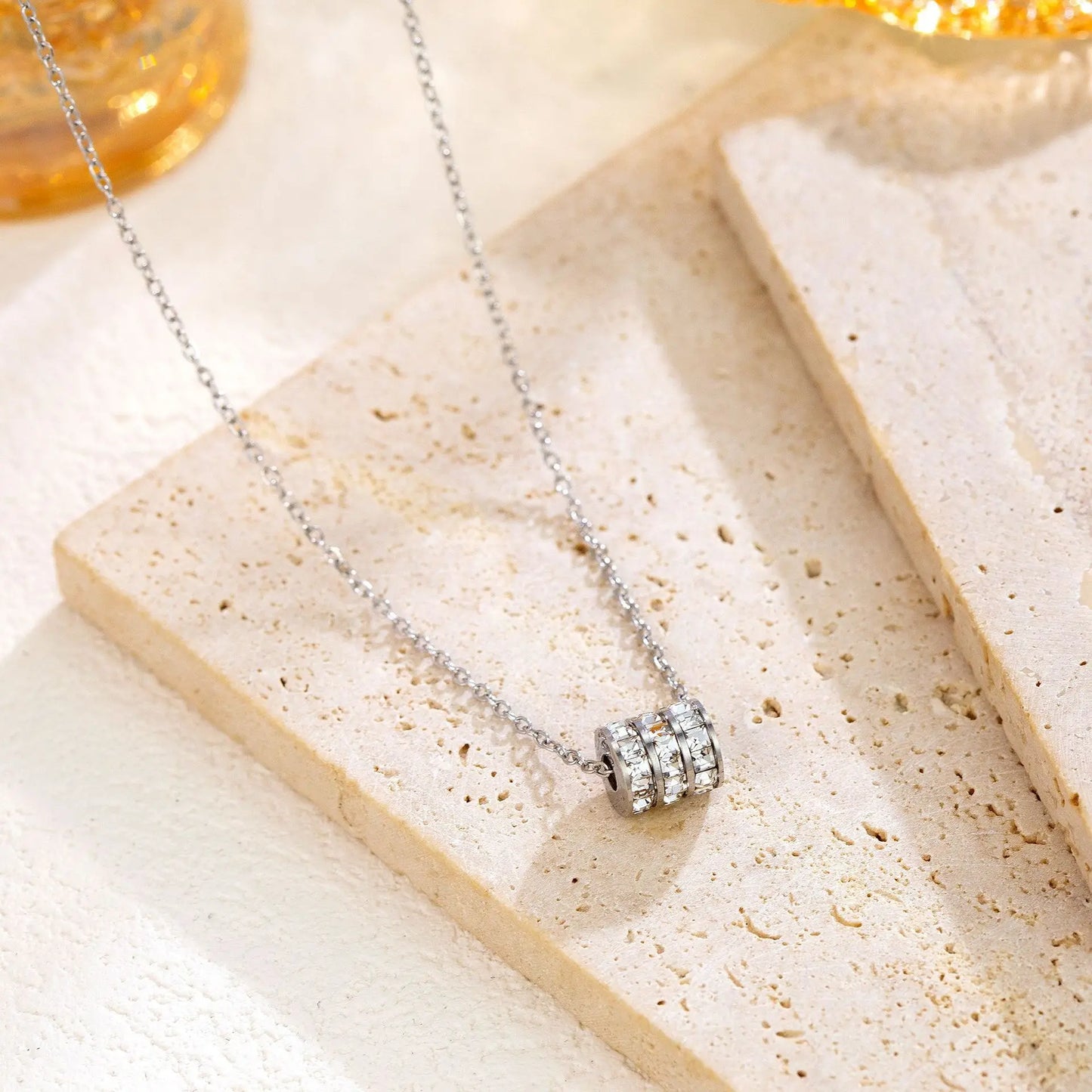 Trendy Women's Radiance Imitation Diamond - Cut Necklace. Modern Women's Stainless Steel Style Diamond-Cut Necklace